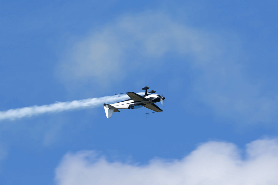 Akrobatický let lietadlom v Senici