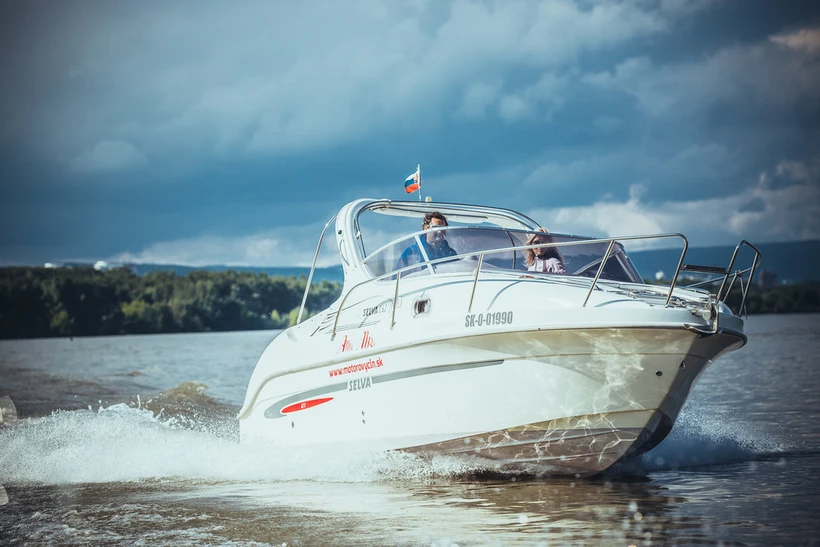 Vyhliadková plavba motorovým člnom po Dunaji